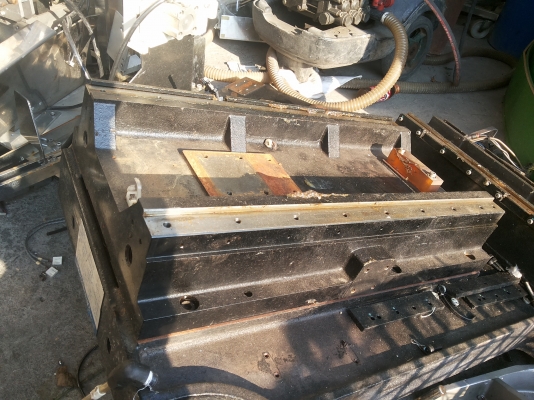 แท่นรางเหล็กหล่อถอดจากเครื่องจักรใช้ทำเครื่องกลึงได้ แข็งแรงได้ระดับ