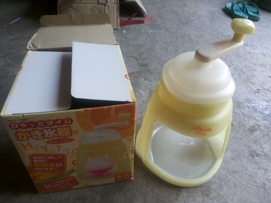 เครื่องปั่นน้ำแข็งไสแบบใช้มือหมุนของใหม่จากญี่ปุ่น วัสดุเกรดใช้กับอาหาร ทนร้อนทนเย็น