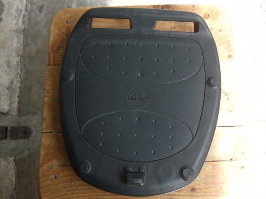 แล็คตั้งกล่องท้ายมอไซร์ GIVI