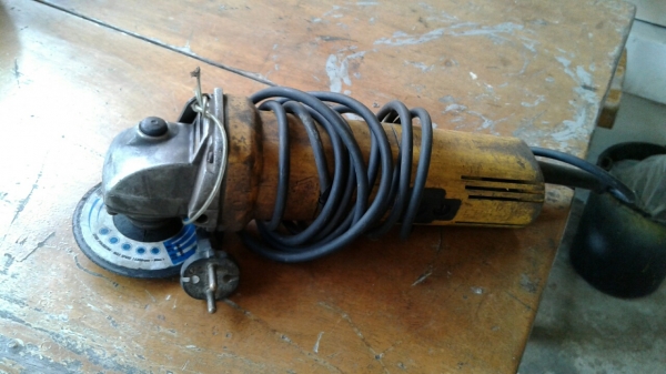 หินเจียร์ dewalt