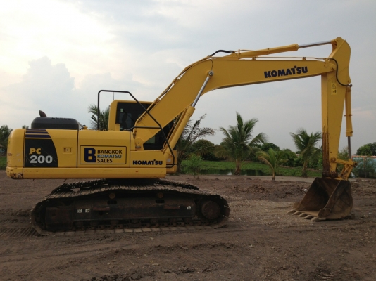 Pc200-8ไมล์3900ชมราคา2,450,000บาท ติดต่อสุขุม0872836792