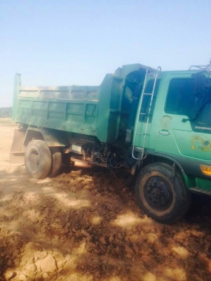 หกล้อดั้มhino