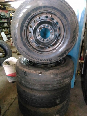 กะทะล้อโตโยต้าคอมมูเตอร์ 6รู พร้อมยางดูราวิสปี09 4วง 2000บาท