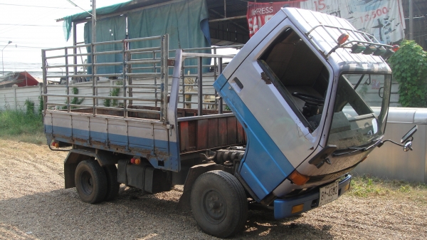 ISUZU NKR 6ล้อช่วงสั้น เครื่อง4BE1ฝาดำ(110แรง)เครื่องแน่น เพาเวอร์ รถพร้อมใช้ ราคาถูก