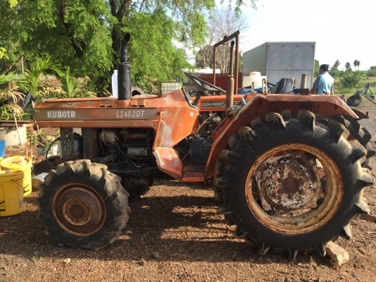 ขายคูโบต้า  L2402DT  ตามสภาพ สนใจติดต่อ โทร084-8194133