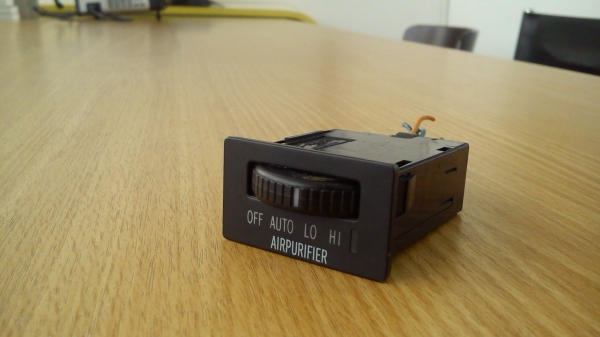 สวิตช์ AIRPURIFER แนวนอน แบบมีขอบด้านหน้า ของTOYOTA