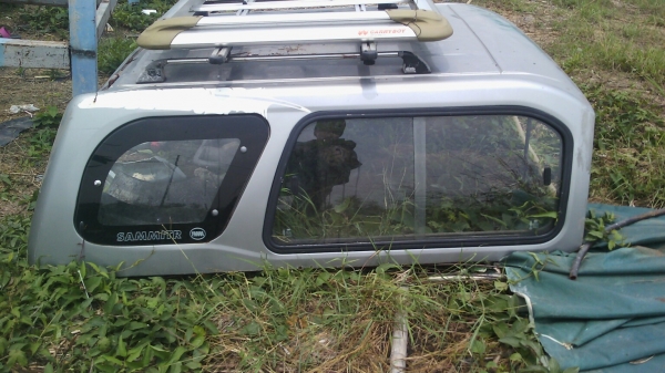 หลังคาแท้ สามมิตร