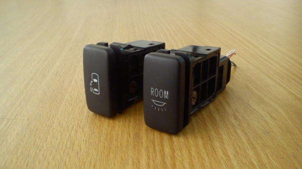 สวิตช์ ประตู และ สวิตช์ ROOM ของรถ TOYOTA