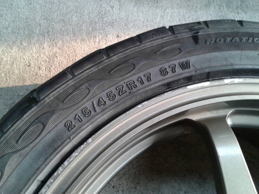 ขอบ17นิ้ว5รู100/114 พร้อมยาง สวยๆ 4 ล้อ ราคา 7900 บา