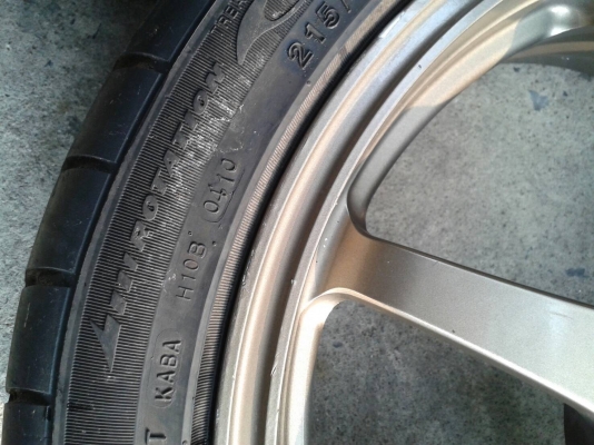 ขอบ17นิ้ว5รู100/114 พร้อมยาง สวยๆ 4 ล้อ ราคา 7900 บา