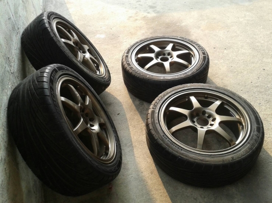 ขอบ17นิ้ว5รู100/114 พร้อมยาง สวยๆ 4 ล้อ ราคา 7900 บา