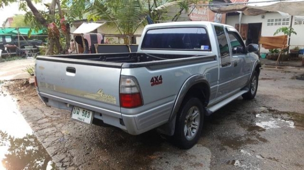 2000 Isuzu 2.8 Ls 4WD กระจกไฟฟ้า เกียร์ธรรมดารถสวยไม่มีชน