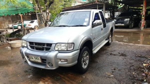 2000 Isuzu 2.8 Ls 4WD กระจกไฟฟ้า เกียร์ธรรมดารถสวยไม่มีชน