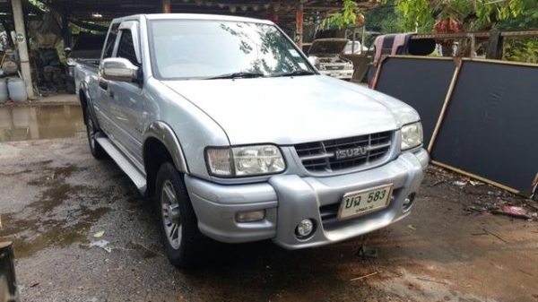 2000 Isuzu 2.8 Ls 4WD กระจกไฟฟ้า เกียร์ธรรมดารถสวยไม่มีชน