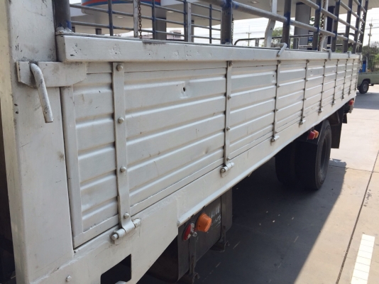 ขายรถบรรทุกหกล้อ Hino FC4J เครื่อง JO5C-144 แรง ปี 47 กระบะช่วงยาว 5.50 เมตร ทะเบียนพร้อม