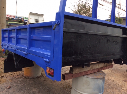 กระบะเหล็กทอดลงจากรถ 6 ล้อช่วงสั้นใส่ 4 ล้อได้สภาพสวยกว้างเมตร 80 ยาว 3 เมตร 20 4 กว้าง 80 ขาย30,000 บาท ศุภากร 081-1903107, 081-4252943