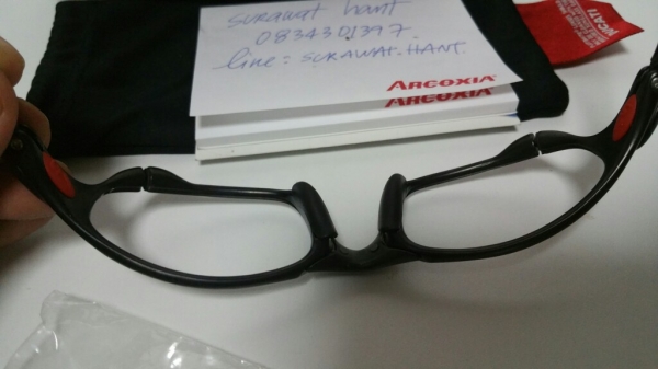 ขาย oakley juliet ducati black limited edition ของแท้นะครับ ซื้อมาจาก usa ไม่มีเลนส์กันแดดครับ
สามารถเอาไปตัดเลนส์สายตาได้ครับ

แถม ear and nose pad อีกชุด สีดำ

0834301397
Line: surawat.hant