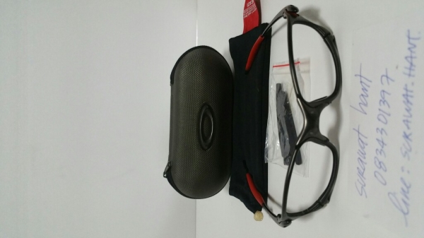 ขาย oakley juliet ducati black limited edition ของแท้นะครับ ซื้อมาจาก usa ไม่มีเลนส์กันแดดครับ
สามารถเอาไปตัดเลนส์สายตาได้ครับ

แถม ear and nose pad อีกชุด สีดำ

0834301397
Line: surawat.hant