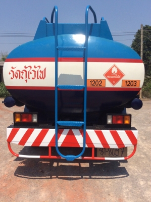 HINO 6ล้อ รถนำ้มัน 9000 ลิตร เครื่อง140เเรง รถสวย เครื่องดี ยางเรเดียน ครัทซีสวย ขับดีมาก ขาย700,000 บาท ศุภากร 081-1903107 , 081-4252943