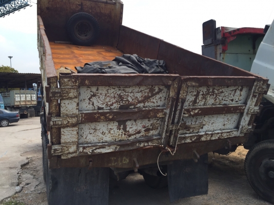 ขออนุญาติขาย สิบล้อดั้มสองเพลา HINO227พร้อมใช้งาน พร้อมโอน ราคา660000 สนใจติดต่อ  ช่างดำ  0853224877-0988930465