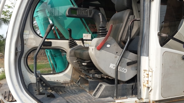 ขายรถขุดเก่าญี่ปุ่น kobelco sk120-2 แทรกกว้าง 70 cm สนใจติดต่อสอบถาม 092-3309229 อี๊ด