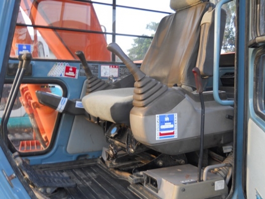 ขายรถขุดเก่าญี่ปุ่น hittachi ex 120-3 แทรกกว้าง 70 cm รถถึงไทยเร็วๆนี้สนใจติดต่อสอบถาม 092-3309229 อี๊ด