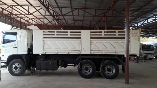 ขาย  HINO MEGA  344  ปี 56  รถสวย สภาพ90 \% วิ่งน้อย ครับ  แม่เดี่ยว 8หมื่นกิโล สภาพรถเหมือนรถใหม่ รับประกันว่าเหมือนรถใหม่เลยครับ