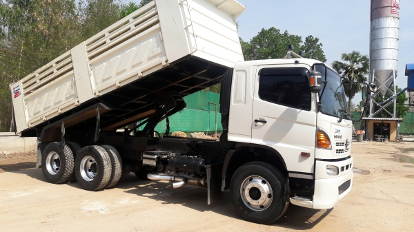 ขาย  HINO MEGA  344  ปี 56  รถสวย สภาพ90 \% วิ่งน้อย ครับ  แม่เดี่ยว 8หมื่นกิโล สภาพรถเหมือนรถใหม่ รับประกันว่าเหมือนรถใหม่เลยครับ