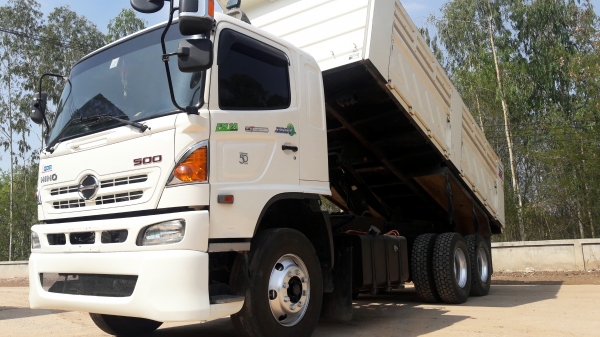 ขาย  HINO MEGA  344  ปี 56  รถสวย สภาพ90 \% วิ่งน้อย ครับ  แม่เดี่ยว 8หมื่นกิโล สภาพรถเหมือนรถใหม่ รับประกันว่าเหมือนรถใหม่เลยครับ