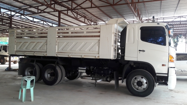 ขาย  HINO MEGA  344  ปี 56  รถสวย สภาพ90 \% วิ่งน้อย ครับ  แม่เดี่ยว 8หมื่นกิโล สภาพรถเหมือนรถใหม่ รับประกันว่าเหมือนรถใหม่เลยครับ