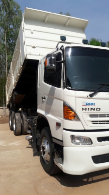 ขาย  HINO MEGA  344  ปี 56  รถสวย สภาพ90 \% วิ่งน้อย ครับ  แม่เดี่ยว 8หมื่นกิโล สภาพรถเหมือนรถใหม่ รับประกันว่าเหมือนรถใหม่เลยครับ