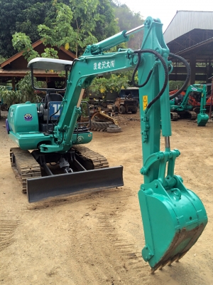 ขายรถขุดKOMATSU PC25-รุ่น7(พร้อมลายหัวกระแทก)เก่านอกแท้ญี่ปุ่นเอกสารนำเข้าอินวอย-สัญญาซื้อขายทางร้านออกให้(ไม่เคยใช้งานในไทยคับ)