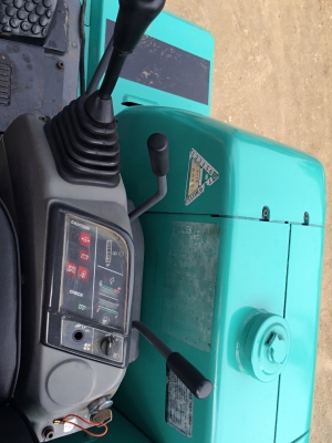 ขายรถขุดKOMATSU PC25-รุ่น7(พร้อมลายหัวกระแทก)เก่านอกแท้ญี่ปุ่นเอกสารนำเข้าอินวอย-สัญญาซื้อขายทางร้านออกให้(ไม่เคยใช้งานในไทยคับ)