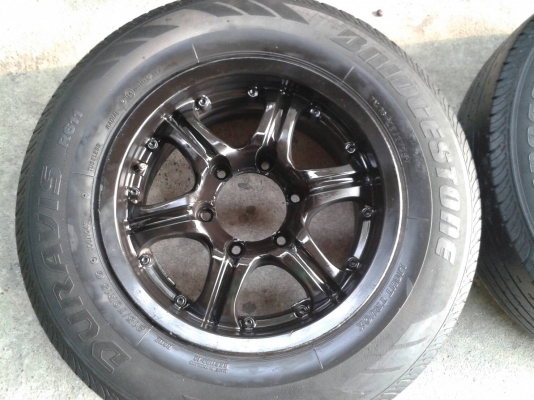 ขอบ15นิ้ว6รู พร้อมยาง สวยๆ 4 ล้อ ลดราคาเหลือ 5500 บาท
