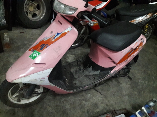 HONDA DIO AF18 สภาพเก่าญี่ปุ่น นั่นคือเดิมๆสีเดิม เคยใช้ขี่เรียน ศิลปกร คับ HONDA DIO AF18 สภาพเก่าญี่ปุ่น นั่นคือเดิมๆสีเดิม เคยใช้ขี่เรียน ศิลปกร คับ