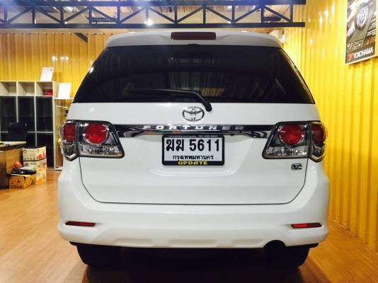 Toyota Fortuner วิ่งน้อย สีขาว สภาพอย่างเทพคะ โคตรสวย บอกเลย