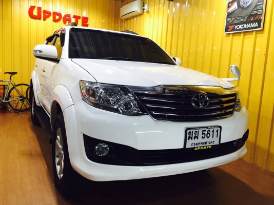 Toyota Fortuner วิ่งน้อย สีขาว สภาพอย่างเทพคะ โคตรสวย บอกเลย