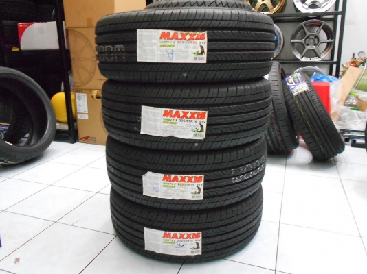 ยางใหม่ Maxxis ms800 205/55/16 ผลิตปี 2016 ขายถูก 7800.- /ชุด ใส่ ถ่วงฟรีค่ะ