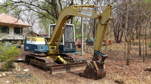 ขออนุญาติขาย PC60-6เอกสารอินวอยซื้อเก่านอกมา6เดือนพร้องใช้งานราคา 530000 สนใจติดต่อ  ช่างดำ  0853224877-0988930465