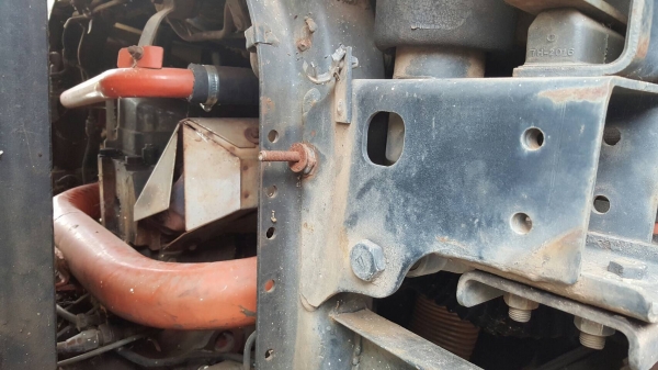 ขาย หัวลาก HINO 12 ล้อ เพลาเดียว เครื่อง EK100 260 แรงม้า ติดแก๊ส NGV 6 ถัง คัสซีสวย ช่วงล่างดี ทะเบียนพร้อม ราคาคุยกันได้ครับ