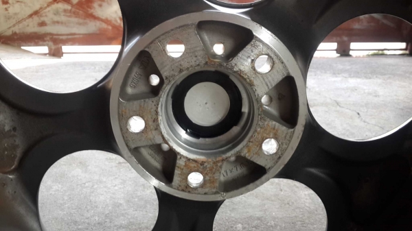 ล้อ Rays แท้ serie versus turismo ลายลูกโม่ สีเทากัล 5 รู 114  หายากครับ