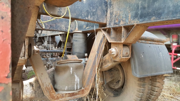 ขาย คัสซีหางเทนเลอร์ 3 เพลา ยาว 12 เมตร เอกสารเล่มทะเบียนครบ เดิมเป็นหางบรรทุกแทงค์น้ำมัน ราคาคุยกันได้ครับ