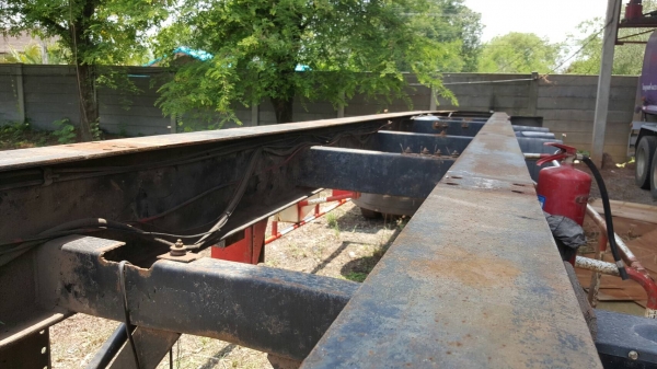 ขาย คัสซีหางเทนเลอร์ 3 เพลา ยาว 12 เมตร เอกสารเล่มทะเบียนครบ เดิมเป็นหางบรรทุกแทงค์น้ำมัน ราคาคุยกันได้ครับ