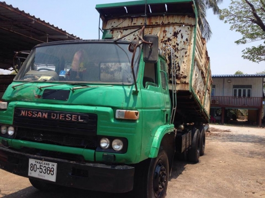 ขายสิบล้อดั้ม 2 เพลา UD