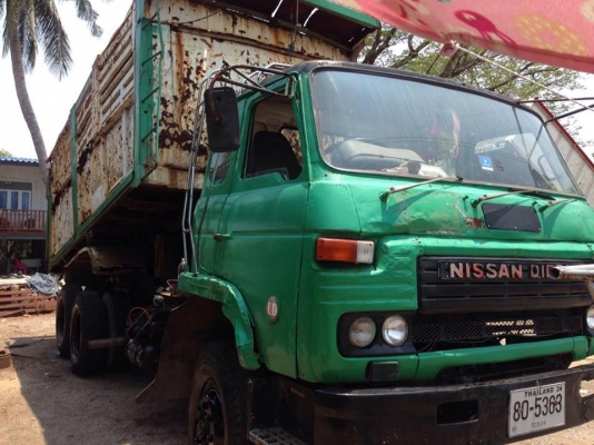 ขายสิบล้อดั้ม 2 เพลา UD