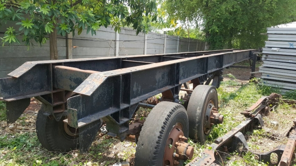 ขาย คัสซีหางเทนเลอร์ 3 เพลา ยาว 12 เมตร เอกสารเล่มทะเบียนครบ เดิมเป็นหางบรรทุกแทงค์น้ำมัน ราคาคุยกันได้ครับ