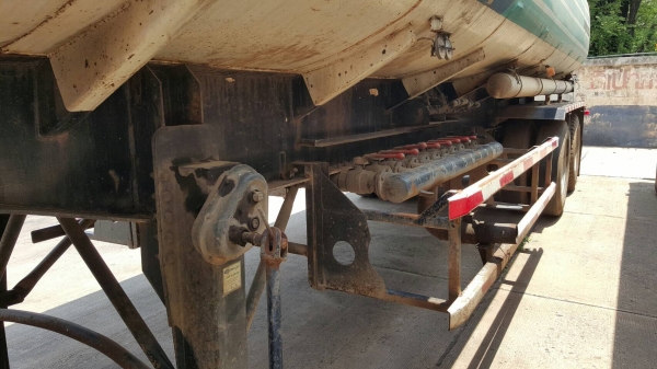 ขาย หัวลาก HINO เพลาเดียว เครื่อง EK100 260 แรงม้า ติดแก๊ส NGV 7 ถัง พร้อมหางแทงค์บรรทุกน้ำมัน 30,000 ลิตร 2 เพลา ยาว 10 เมตร เอกสารเล่มทะเบียนครบ