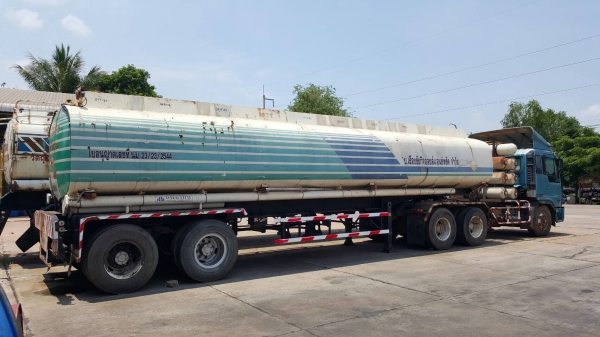 ขาย หัวลาก HINO เพลาเดียว เครื่อง EK100 260 แรงม้า ติดแก๊ส NGV 7 ถัง พร้อมหางแทงค์บรรทุกน้ำมัน 30,000 ลิตร 2 เพลา ยาว 10 เมตร เอกสารเล่มทะเบียนครบ