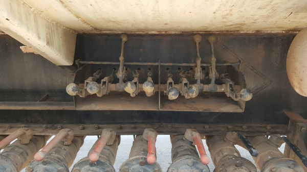 ขาย หัวลาก HINO เพลาเดียว เครื่อง EK100 260 แรงม้า ติดแก๊ส NGV 7 ถัง พร้อมหางแทงค์บรรทุกน้ำมัน 30,000 ลิตร 2 เพลา ยาว 10 เมตร เอกสารเล่มทะเบียนครบ