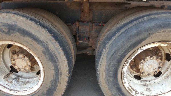 ขาย หัวลาก HINO เพลาเดียว เครื่อง EK100 260 แรงม้า ติดแก๊ส NGV 7 ถัง พร้อมหางแทงค์บรรทุกน้ำมัน 30,000 ลิตร 2 เพลา ยาว 10 เมตร เอกสารเล่มทะเบียนครบ